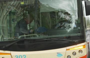 El PSOE exige la subrogación de los trabajadores de los autobuses urbanos