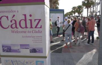 Grupo de turistas en Cádiz 