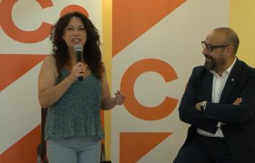 La candidata de Cs, Rocío Ruiz, junto al eurodiputado Jordi Cañas, en un acto de campaña