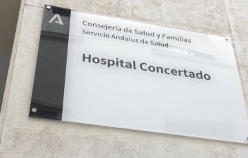 Nueva placa en el Hospital San Rafael como Hospital Concertado
