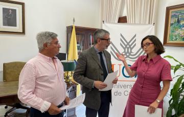 Eva Granados junto al rector de la UCA y Antonio Montiel