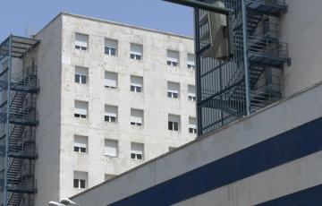 Sindicatos denuncian el cierre de controles del Hospital Puerta del Mar 