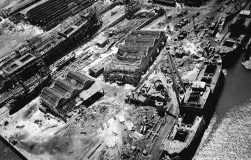 Imagen aérea del estado en el que quedó el astillero tras la explosión del depósito de minas 