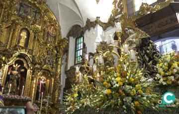 La Virgen de las Penas ante Jesús Nazareno