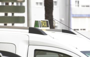 Los taxistas de Cádiz acogen con satisfacción la regulación de los VTC presentada por la Junta