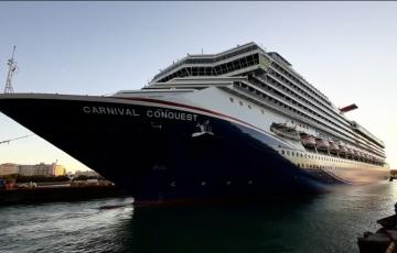 El Carnival Conquest ha sido el primer crucero reparado en el dique 4 tras la instalación de la nueva compuerta