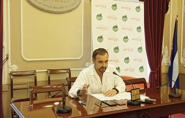 El presidente de Eléctrica de Cádiz en rueda de prensa 