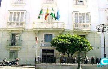 Imagen de la fachada de la sede de Uned Cádiz en la Plaza de San Antonio