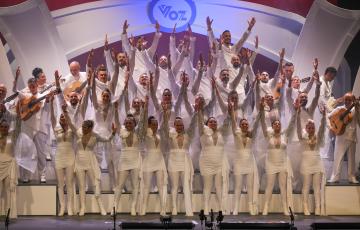 El coro de Luis Rivero "La voz" abrió la fase de preliminares del COAC 2023 (Foto: Manuel Fernández)