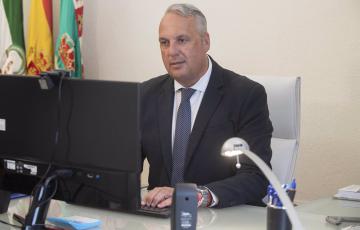 Ruiz Boix acusa de "robo" a la Junta en la permuta del solar de la calle Brunete y el edificio de la Audiencia Provincial.