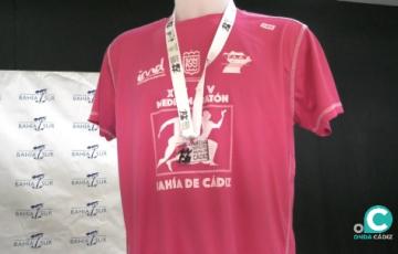 La camiseta, y la medalla de finisher, de esta edición