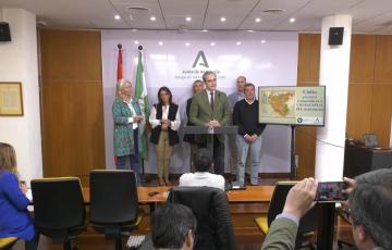 El presidente de COFCádiz y la delegada de la Junta, junto a representantes de ambas instituciones, la presentación de la nueva campaña