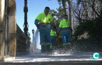 El candidato apremia a que se adapte urgentemente la depuradora Cádiz-San Fernando para la reutilización de las aguas depuradoras