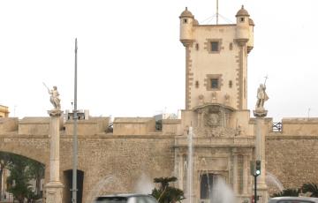 El Ayuntamiento presenta la rehabilitación integral de la muralla de las Puertas de Tierra para subvención estatal