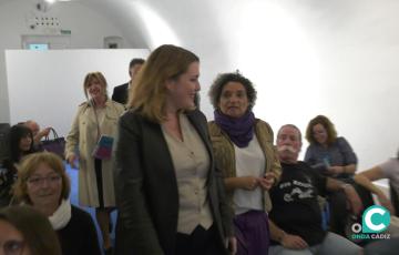 La Secretaria de Igualdad, Ángela Rodríguez 'Pam' junto a la candidata de Podemos en Cádiz, Marina Liberato