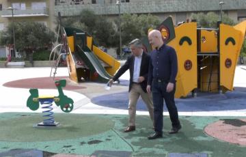 Los socialistas han denunciado que todos los parques infantiles se encuetran en mal estado