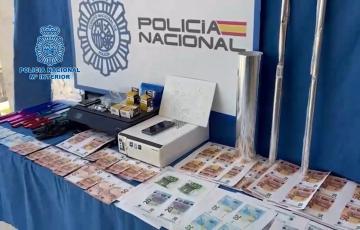 Desmantelado el laboratorio gráfico más activo de Andalucía en la producción de billetes falsos