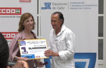 La profesora del IES Castillo Matrera de Villamartín, María Ángeles Barrera, recogió el premio por "Blandengue". 