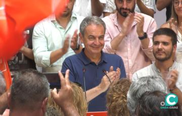 Zapatero durante el mitin de cierre de campaña en Cádiz.