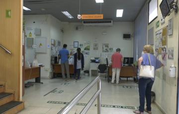 Los centros de salud de Cádiz aprueban en medicina familiar y pediatría pero suspenden en urgencias durante el verano