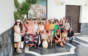 Foto de familia tras la ruta "Cádiz Pirata".