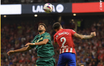 Chris Ramos en una disputa con Giménez (Foto: Cádiz CF)