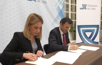 El alcalde y la presidenta de la Diputación firman convenio para la financiación del pabellón Portillo