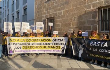 ONG concentradas ante la Casa de Iberoamérica
