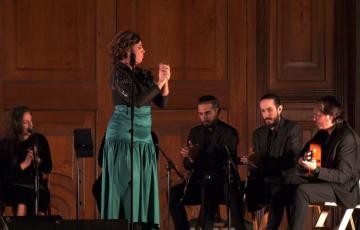 El flamenco suena por villacincos en la Catedral en la voz de Davinia Jaén.