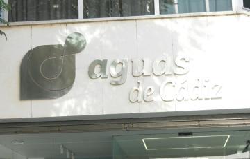 La sede de Aguas de Cádiz en la avenida Mª Auxiliadora.
