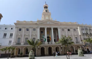 Ayuntamiento de Cádiz, en Plaza San Juan de Dios. 
