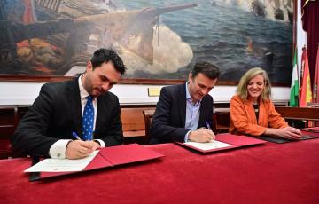 Firma de la "Alianza por la Lectura" en el Ayuntamiento de Cádiz. 