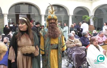 Visita de Los Reyes Magos a la residencia 'Fragela'