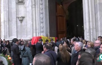 Momento del funeral por uno de los agentes de la Guardia Civil en la Catedral de Cádiz. 