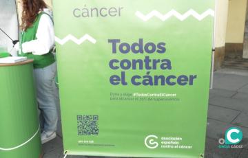 Lema "Todos contra el cáncer" con motivo de la efemérides. 