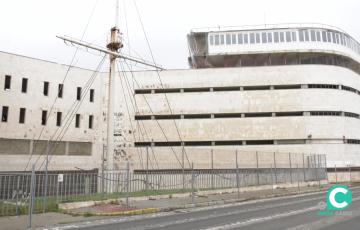 Fachada del antiguo edificio de la Escuela de Náutica de Cádiz