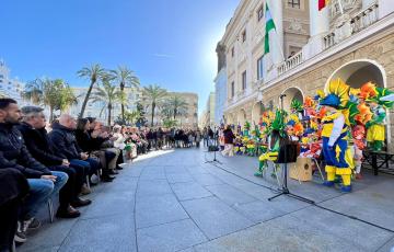 El coro juvenil "La pecera" participó este miércoles en el acto del Día de Andalucía organizado por el Ayuntamiento.