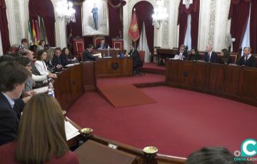 Imagen de una sesión plenaria del Ayuntamiento de Cádiz. 
