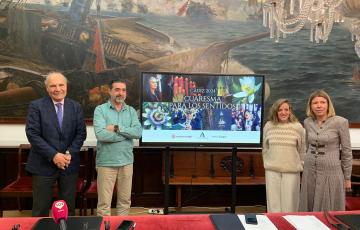 Momento del acto de presentación en el Ayuntamiento de Cádiz