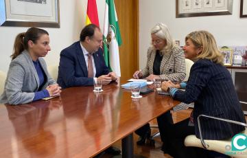Encuentro institucional entre el rector de la UCA y la delegada del Gobierno de la Junta en Cádiz.