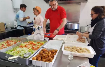 AIG recuerda que se cumple la tercera semana en la que más de 100 familias del Cerro del Moro no tienen solución para garantizarles el almuerzo.