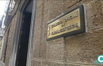 Fachada del Colegio Oficial de Farmacéuticos de Cádiz.