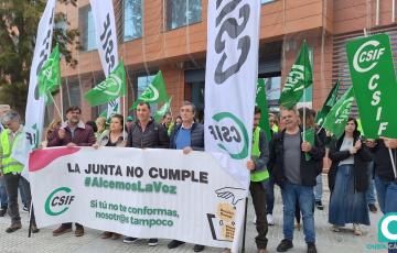 Movilización del CSIF ante la Delegación del Gobierno de la Junta en Cádiz. 