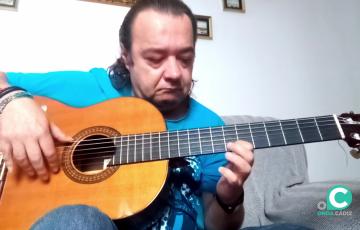 El guitarrista Rafael Abujas 