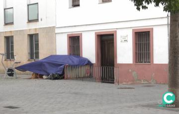 El Centro de Acogida municipal en la plaza Macías Retes