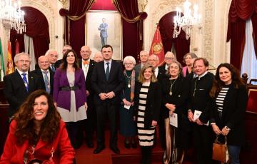 Acto de inauguración del curso académico de la Real Academia Provincial de Bellas Artes de Cádiz en el Salón de Plenos