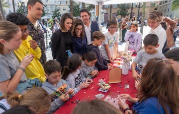 Mayores y pequeños participaron en las actividades que se efectuaron en la plaza San Juan de Dios