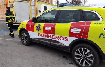 Efectivo y vehículos de emergencias del Consorcio de Bomberos provincial de Cádiz.