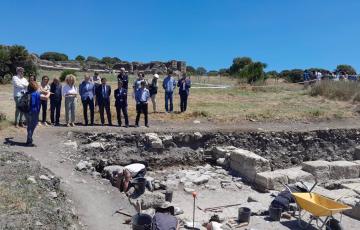 Responsables de la Junta de Andalucía visitan el Conjunto Arqueológico de Baelo Claudia en Tarifa