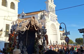 Los romeros gaditanos llegaron a la Aldea el viernes tras tres día de Camino por el Coto de Doñana